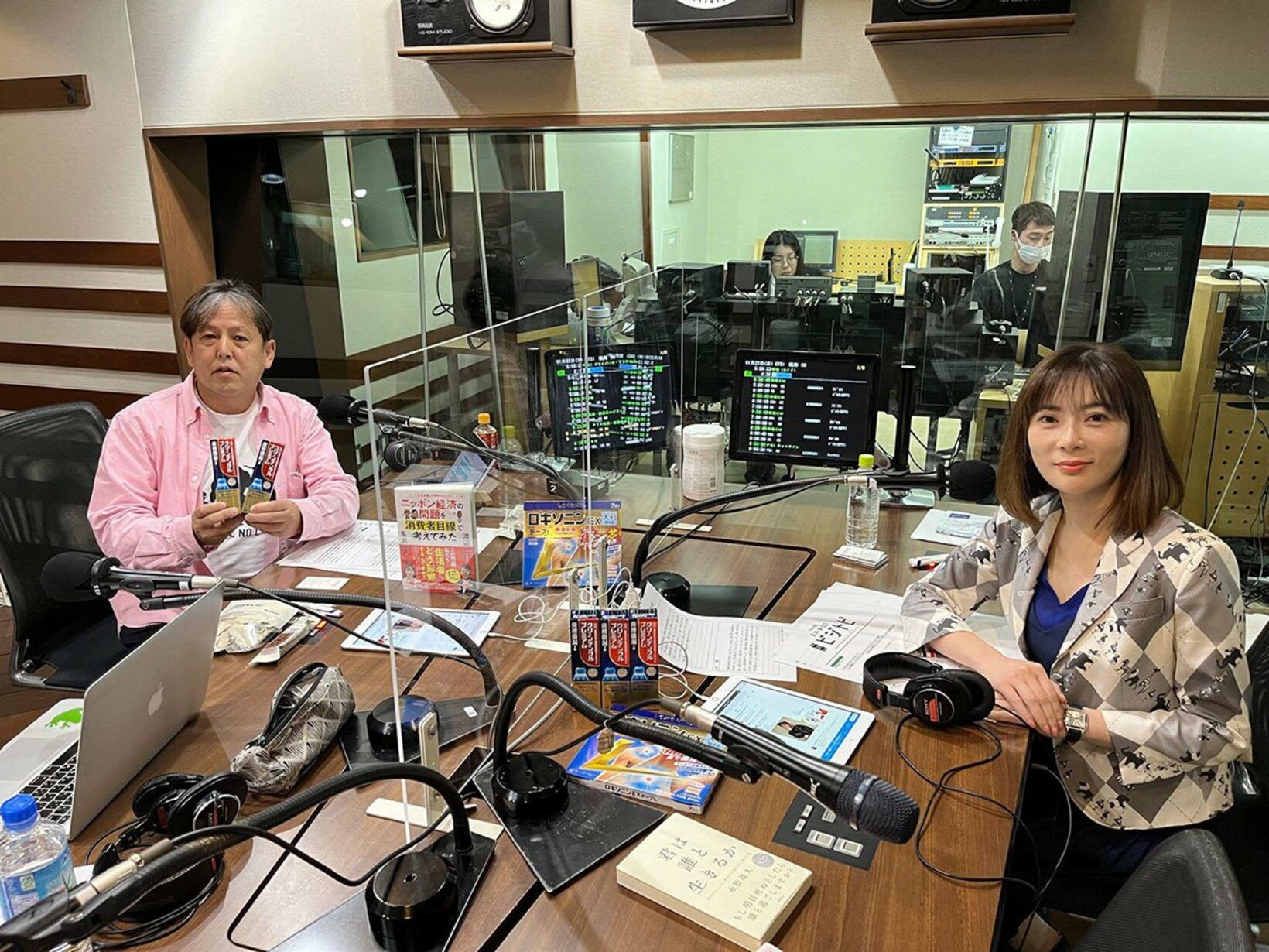 渡辺氏と馬渕氏（右）はＴｏｋｙｏ　ｆｍ「馬渕・渡辺の＃ビジトピ」のパーソナリティーも務めている