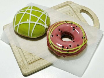  「メロン　クリーム」（左）と「スイカ　リング」