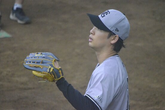 投手練習に参加した巨人・山崎伊織