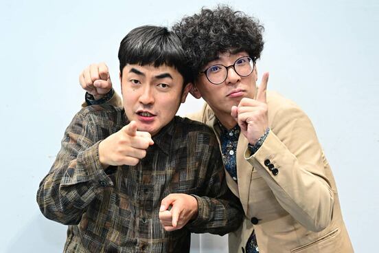 「たくろう」の赤木裕（左）ときむらバンド