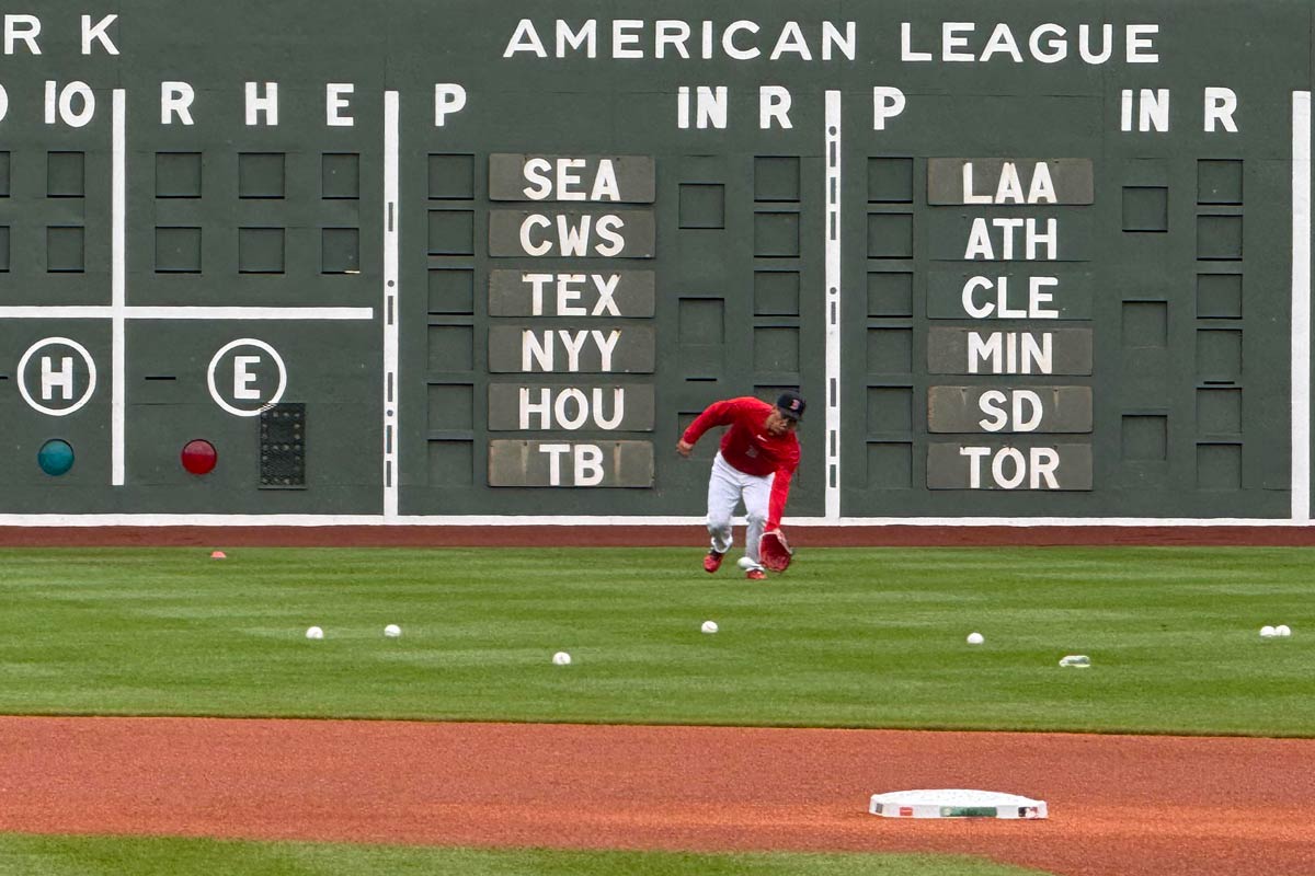 MLB】吉田正尚が投球プログラム再開 距離は約18・3メートル | 東