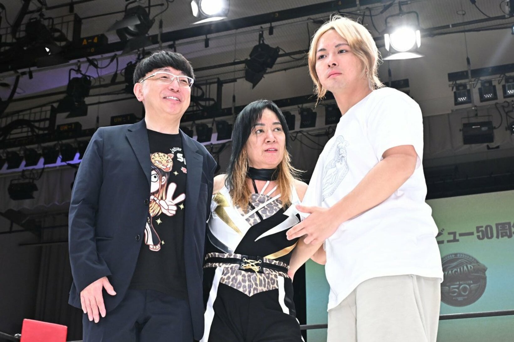 駆け付けた夫の木下博勝氏(左)と、愛息の木下大維志