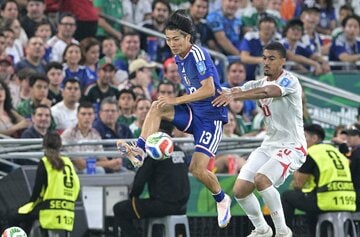 先制ゴールをアシストし久保建英にメッセージを送った中村敬斗