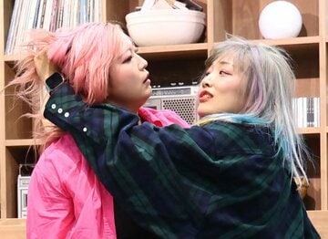 13日の会見でも、後藤智香(左)と激しくやり合ったウナギ・サヤカ