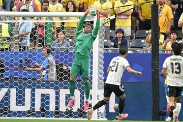 ブラジル戦でも好セーブを連発した鈴木彩艶