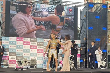 握手を求めたRENAを払いのけた伊澤