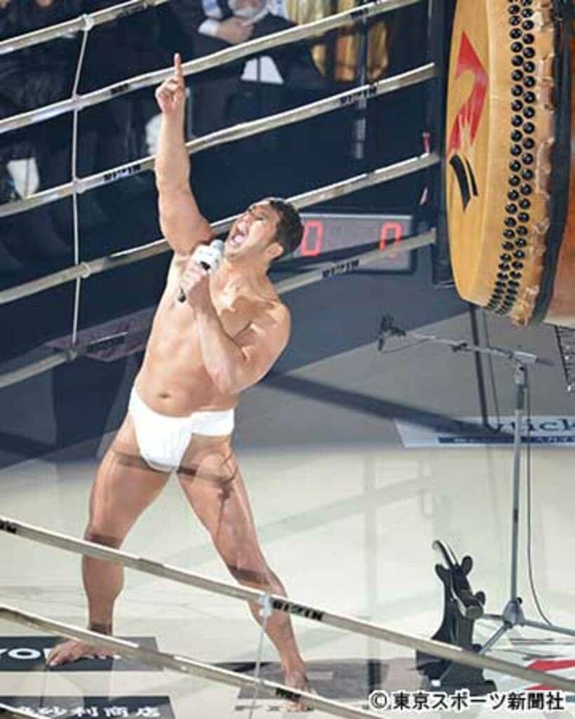  ふんどし太鼓を披露した高田延彦統括本部長