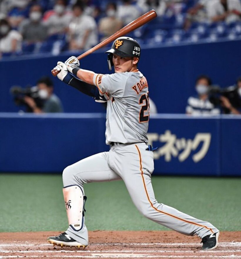  ８回にこの日３本目のヒットを放った巨人・吉川尚