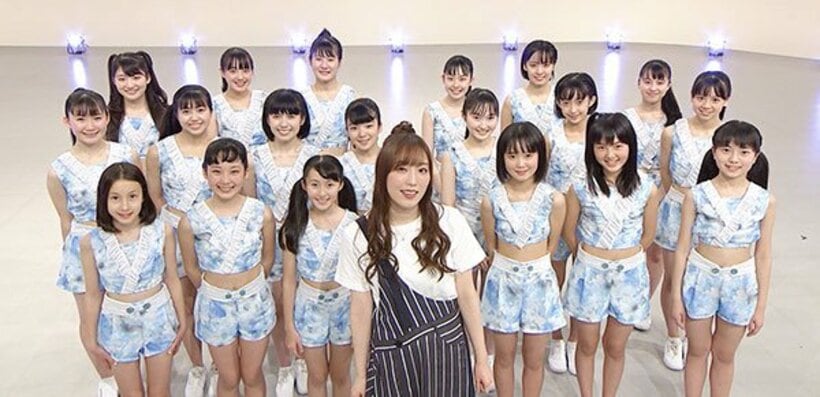  テレビ東京の新番組「ハロドリ。」に出演するハロプロ研修生と譜久村聖（前列中央）