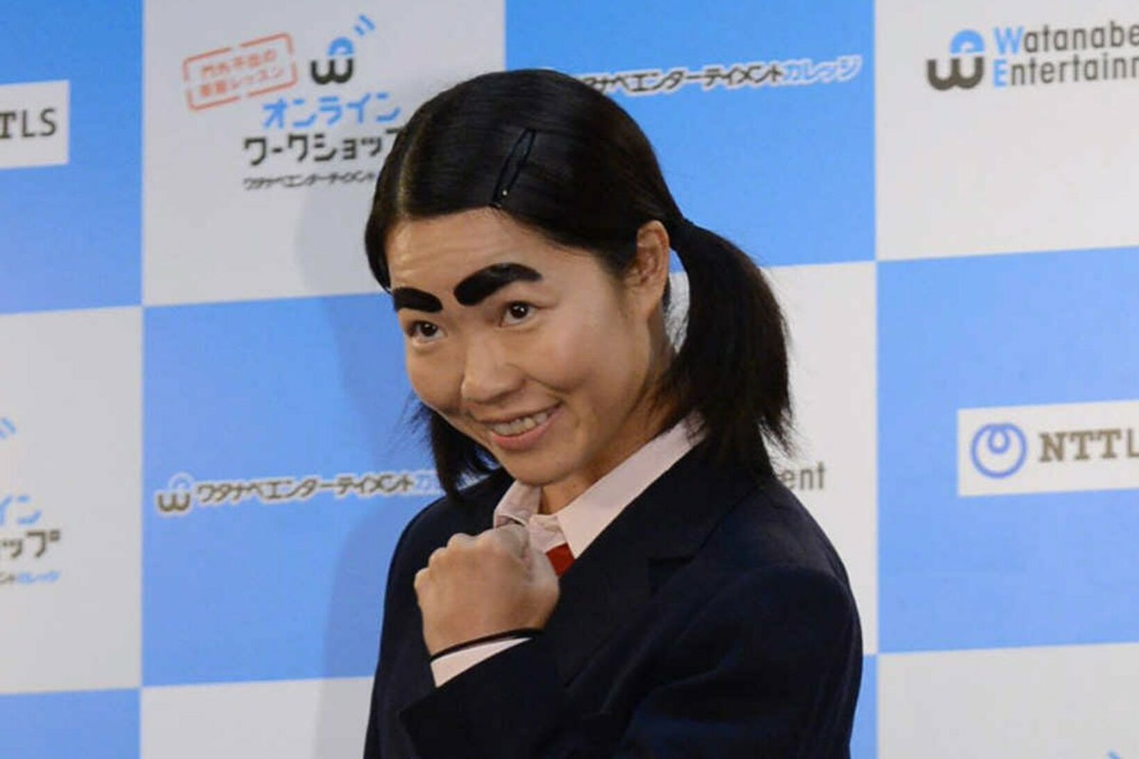 太眉メークのイモトアヤコ