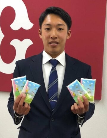  大量のティッシュを持参した赤星優志投手