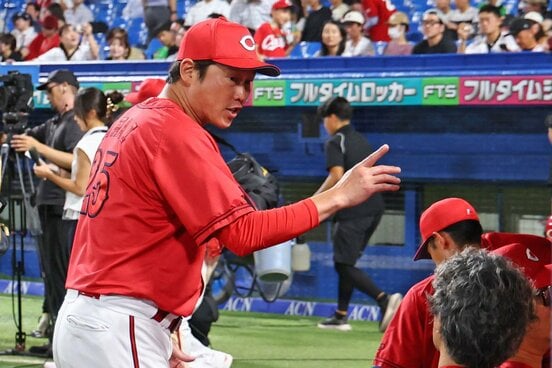 昨季よりも順位を1つ上げた広島・新井監督