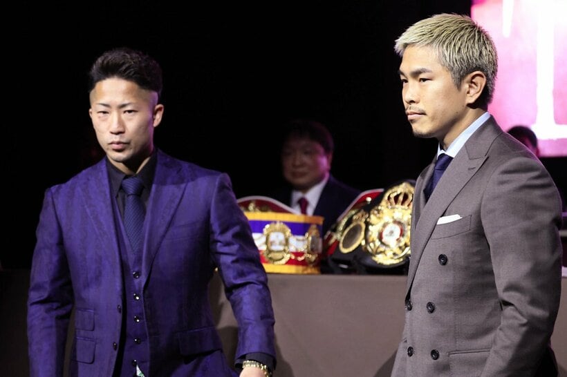井上拓真（左）と井岡一翔