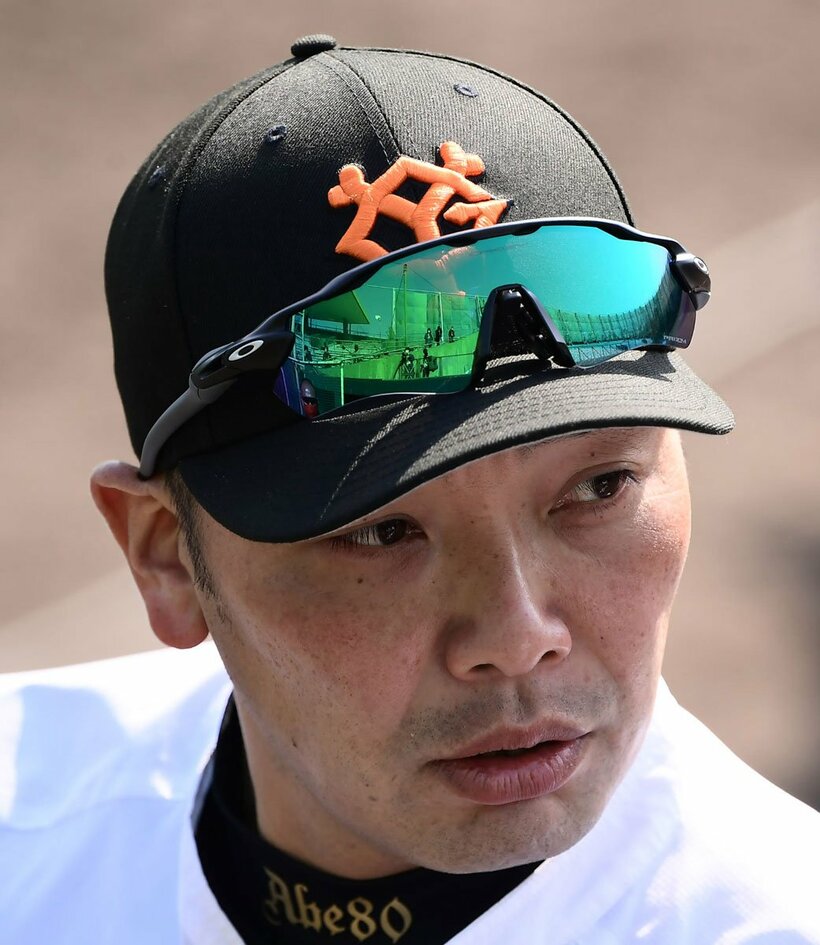  一軍作戦コーチへ配置転換となった阿部二軍監督