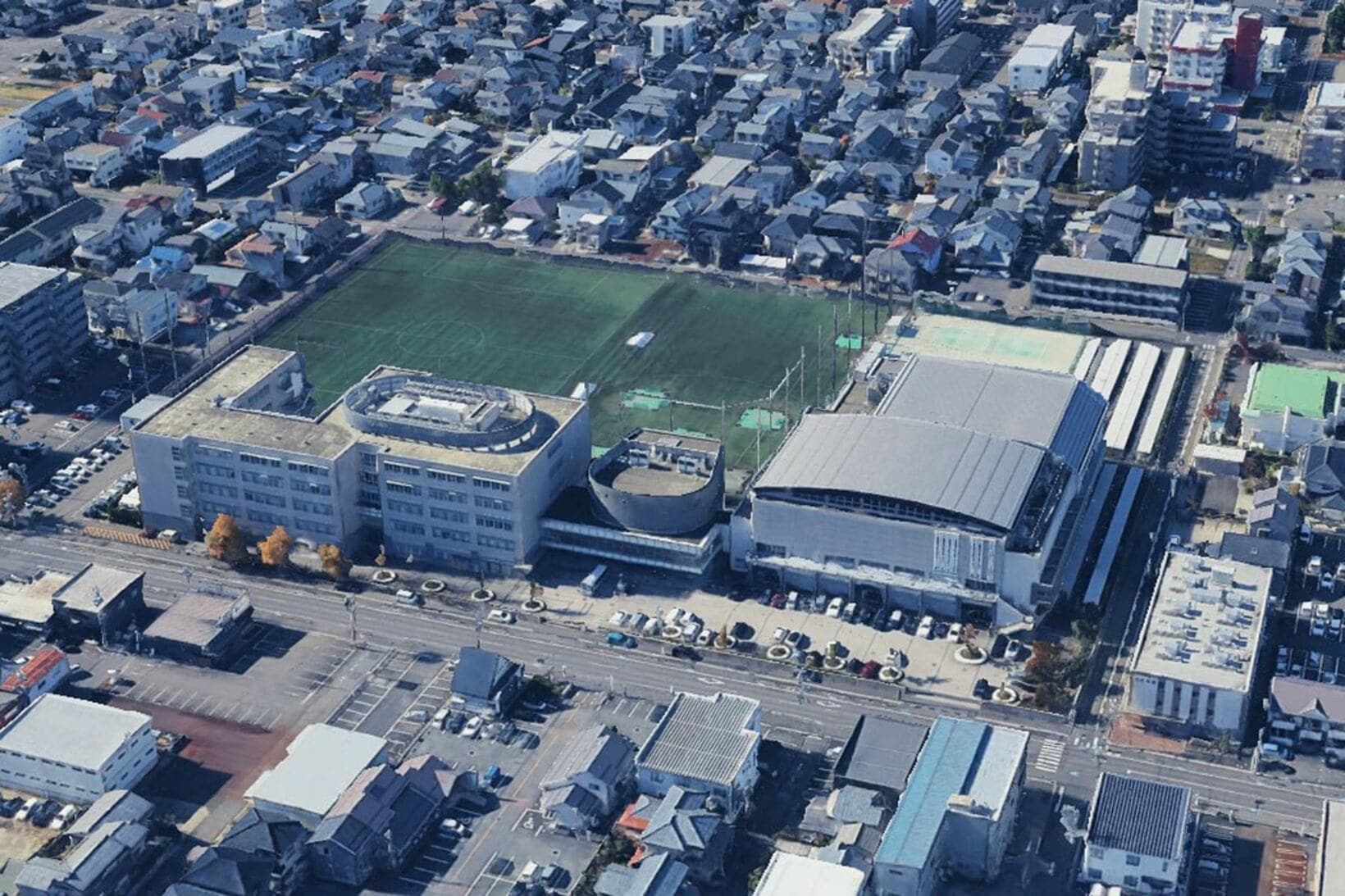 北越高校（Google Earthから）