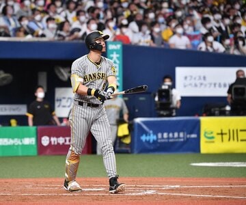  確信歩きの１３号３ランを放った阪神・佐藤輝（東スポWeb）