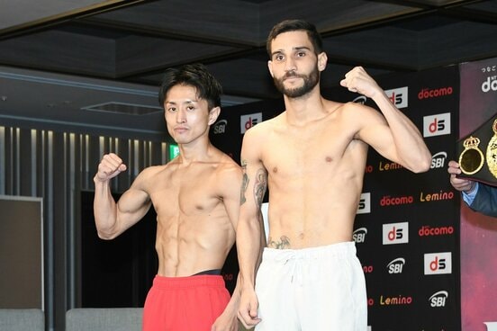 石井武志(左)とウィルフレド・メンデス
