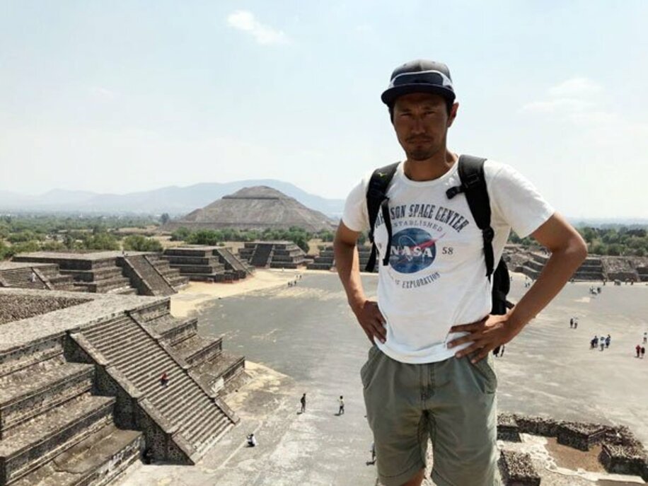  メキシコでプレーした昨年はピラミッドも訪れた（本人提供）