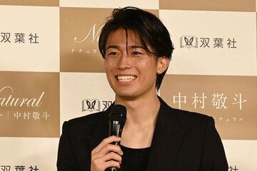フォトブック発売記念イベントに出席した中村敬斗