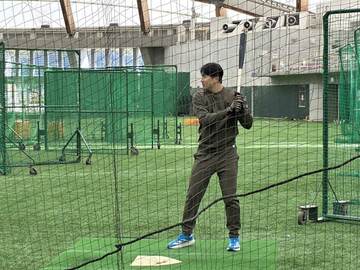休日返上で打撃練習を行う巨人・泉口友汰内野手