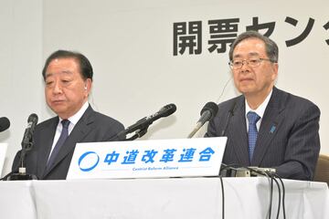 党の顔としてハンディキャップとされた野田佳彦氏（左）、斎藤鉄夫氏