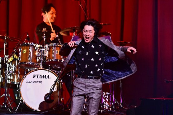 ステージで躍動した真田ナオキ