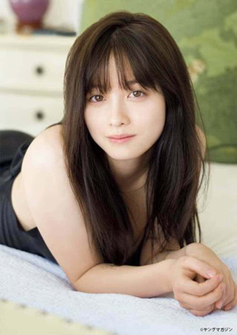  表紙＆巻頭カラーを飾る橋本環奈(C)JIMMY MING SHUM(W)／ヤングマガジン
