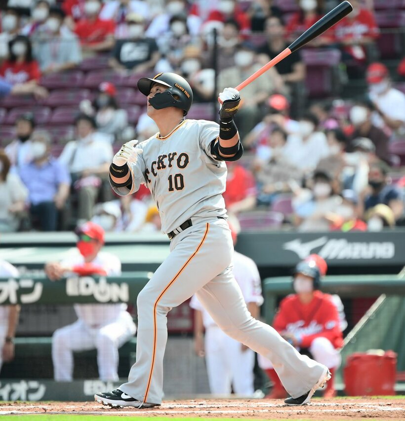  豪快な先制２ランを放った中田