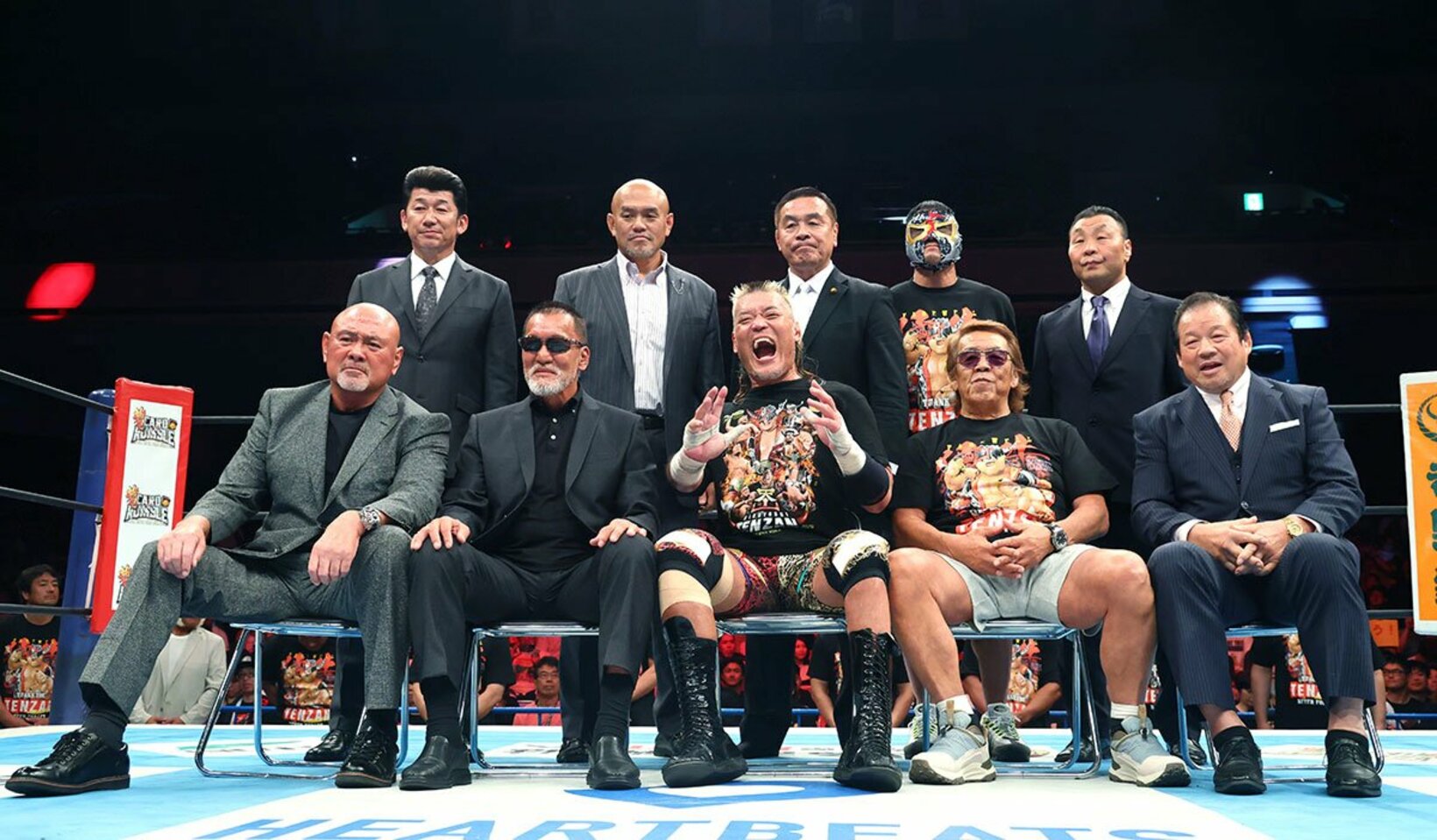 天山広吉(中)の新たな門出に、ズラリ揃ったレジェンドたち