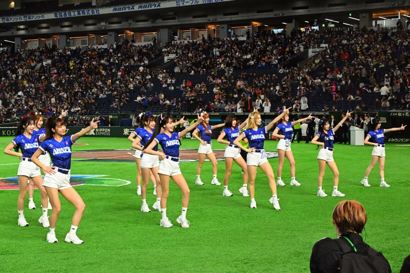東京ドームを彩った台湾チア軍団