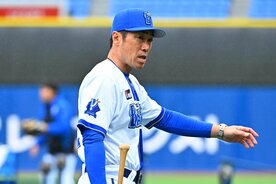 DeNAの相川亮二監督
