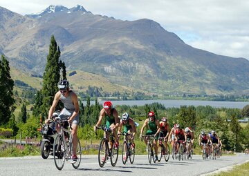  過酷な競技で知られるトライアスロン（写真はイメージ・ロイター）