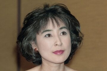 写真：宇多田ヒカル 母・藤圭子さんの命日に「亡くなっても、その人と