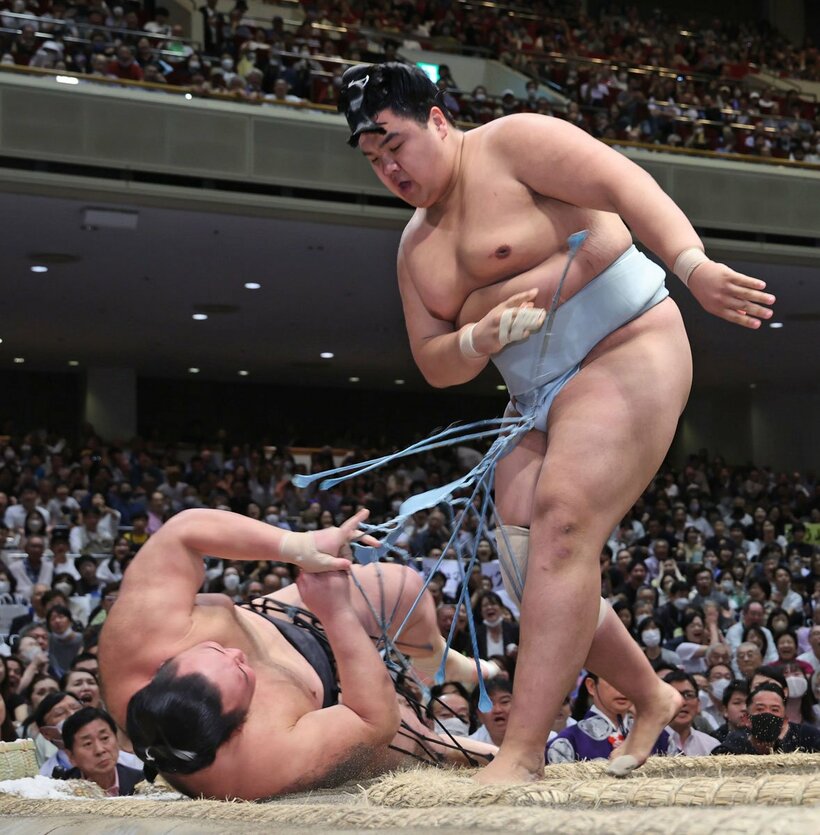 初黒星を喫した朝乃山
