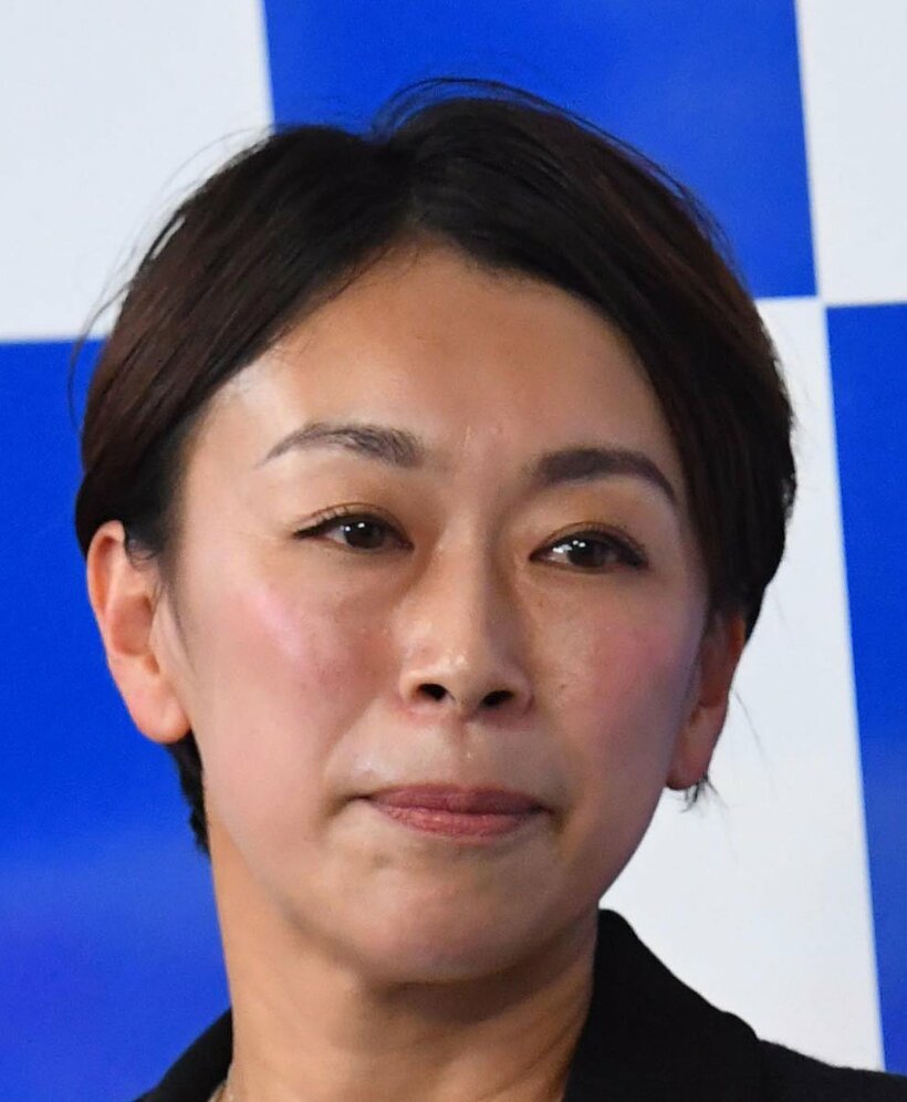  生配信番組に出演した山尾氏
