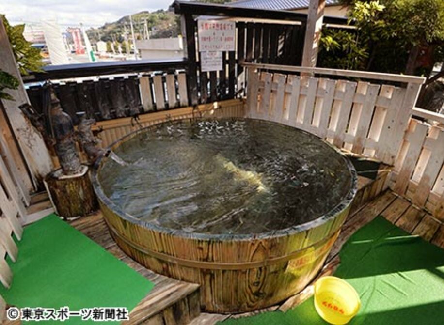 鏡山温泉茶屋美人の湯の「たる風呂」