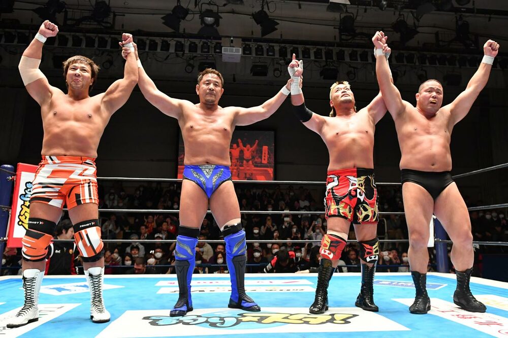 (左)から小島聡、永田裕志、天山広吉、中西学