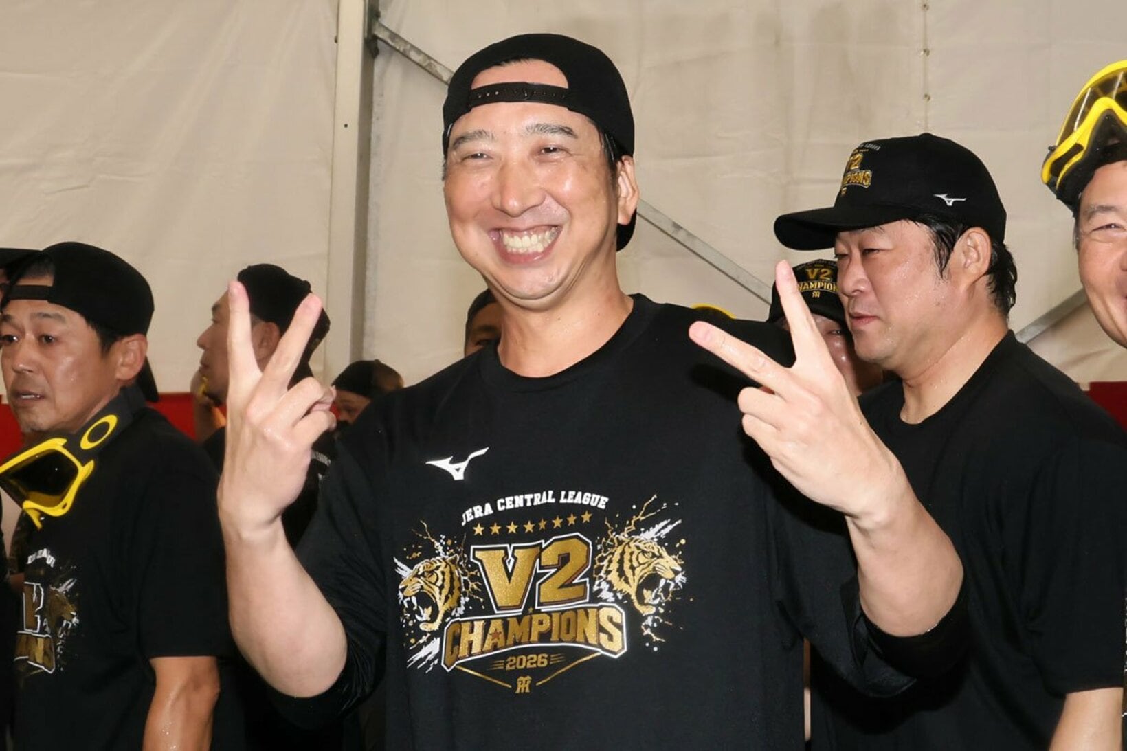 ビールかけでは、シーズン中ではお目にかかれぬ笑顔を見せた阪神・藤川監督