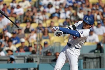 バットがすっぽ抜けた大谷翔平（ロイター）