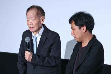 角川春樹総監督(左)と中川龍太郎監督
