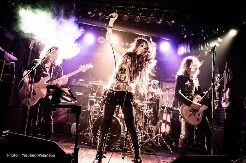 年内最後のライブを行うPUNISH