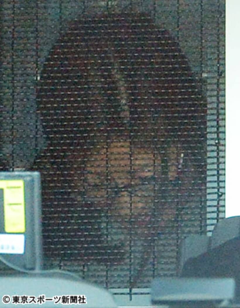 送検される栩内香澄美容疑者
