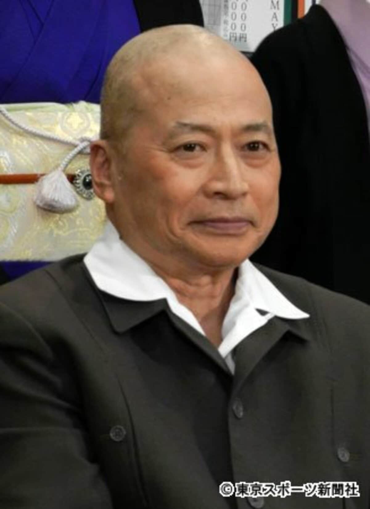 ラサール石井がスキンヘッドで登場 外見だけでも志ん生師匠に近づきたい 東スポweb