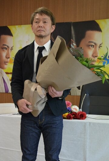 引退会見を行った熊谷直樹(東スポWeb)
