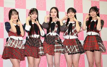 ２１期研究生の左から高橋舞桜、牧戸愛茉、森川優、渡邉葵心、田中沙友利