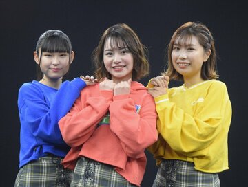  左から雪乃ねね、星森るり、七海なつ(東スポWeb)