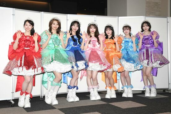 （左から）佐野愛花、板倉可奈、増田彩乃、桜庭遥花、川本笑瑠、梅田みゆ、真鍋凪咲