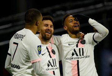  左からエムバペ、メッシ、ネイマール（ロイター）