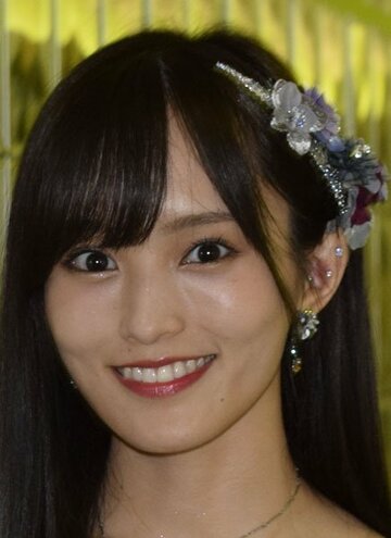  山本彩