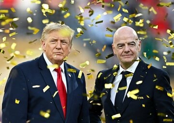 トランプ大統領(左)とインファンティノ会長（ロイター）